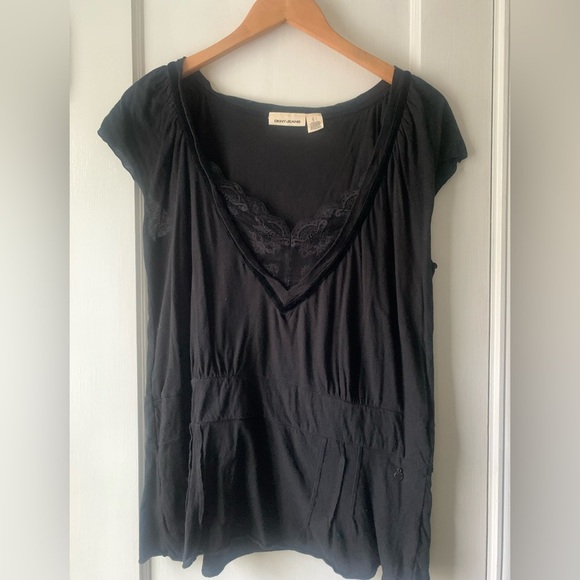 DKNY Tops - DKNY Black V-neck Top with Lace Trim